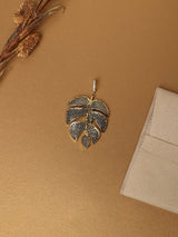 Black Monstera Leaf Pendant - TOSSIDO