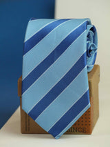 Blue stripe necktie in woven microfiber, close-up