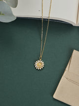 White Daisy Pendant Necklace - TOSSIDO