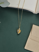 Gold Conch Shell Pendant Necklace - TOSSIDO