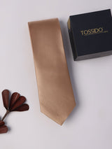 Gold satin twill necktie in woven microfiber, close-up