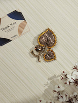 Golden Petals Brooch - TOSSIDO