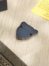 Grey Leopard Brooch - TOSSIDO