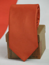 Orange solid necktie in woven microfiber, close-up