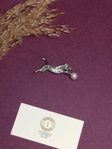 Silver Crystal Leopard Pearl Brooch - TOSSIDO