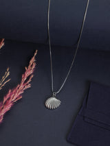 Silver Scallop Shell Pendant Necklace - TOSSIDO