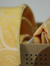 Yellow Paisley Necktie & Pocket Square Giftset - TOSSIDO