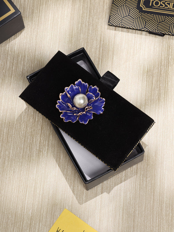 Pearl in Flower Brooch