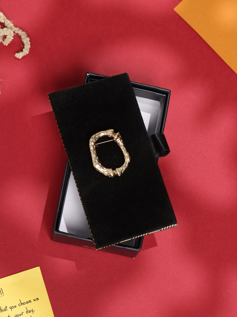 Golden Alphabet O Brooch