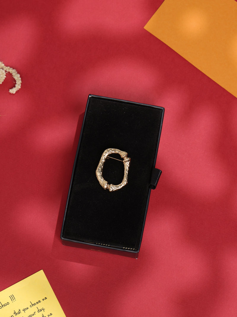 Golden Alphabet O Brooch