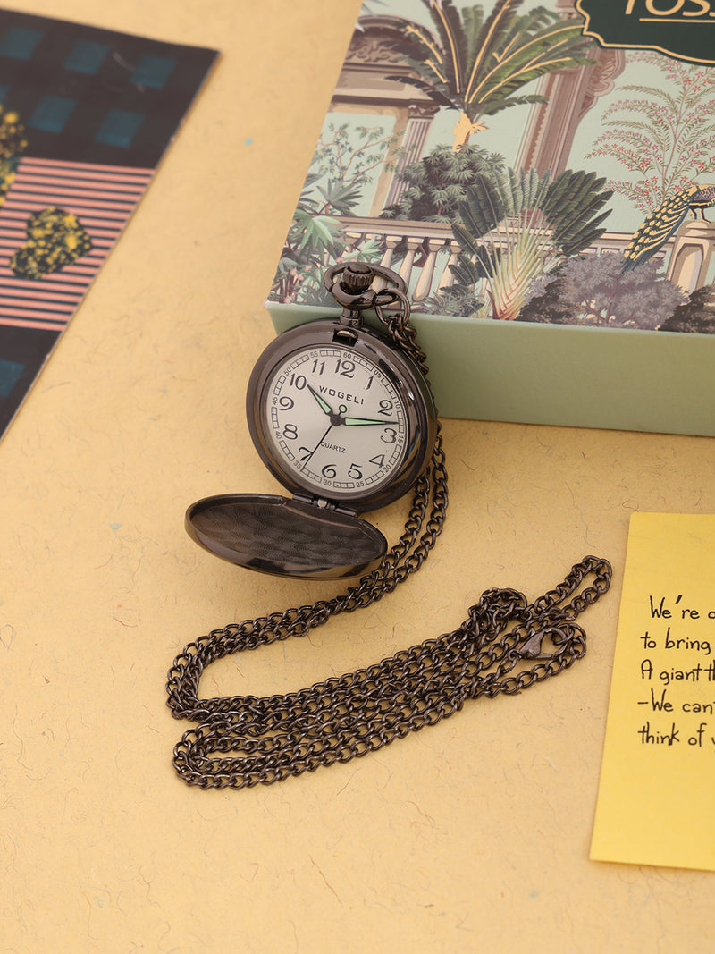 Antique Black Pocket Watch with Chain – A Vintage Statement Piece