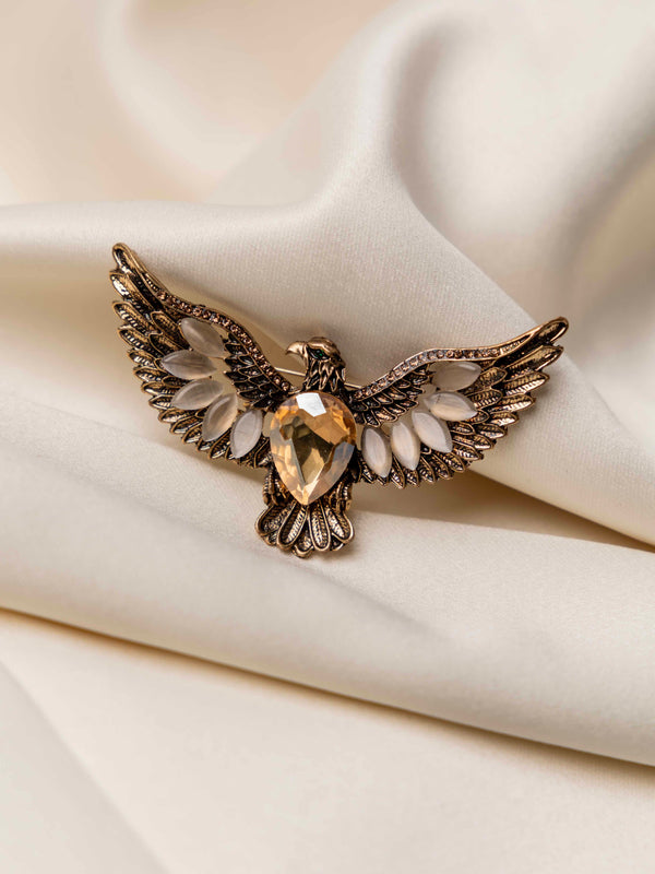 Golden brooch shaped like an eagle 