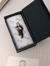 Woman Judge with Gavel Brooch - TOSSIDO