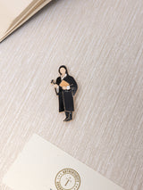 Woman Judge with Gavel Brooch - TOSSIDO