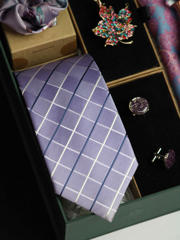 "Silk Glamour: Luxurious Men's Silk Accessories Gift Set"