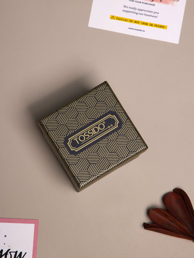 Beige Solid Knitted Pocket Square - TOSSIDO