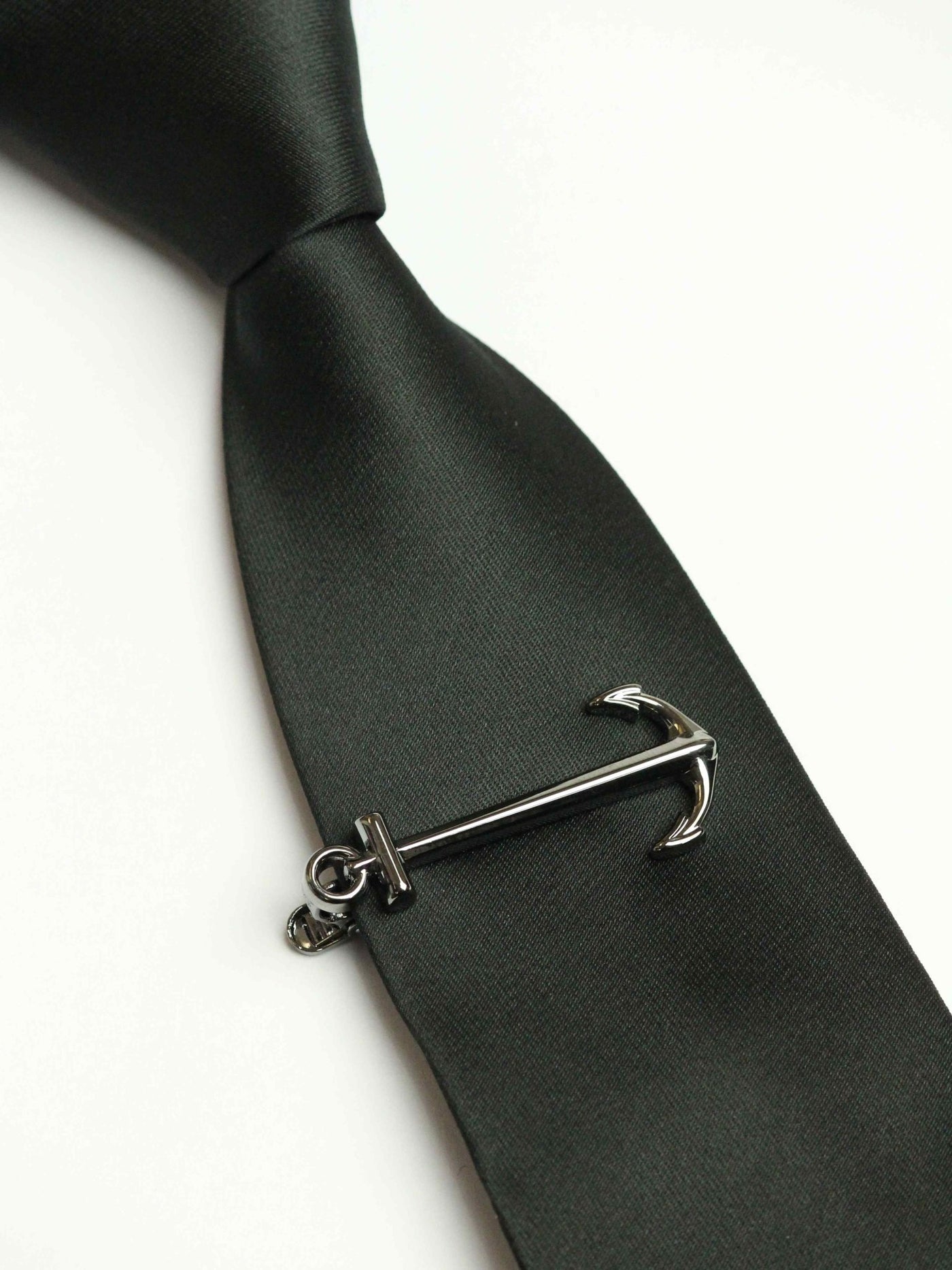 tie bar holder