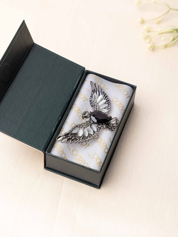 Black Falcon Brooch - TOSSIDO