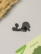 Dee Dee Enamel Pin - TOSSIDO