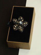 Flax Flower Brooch - TOSSIDO