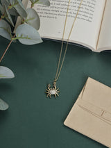 Gold Sparkle Crab Pendant Necklace - TOSSIDO