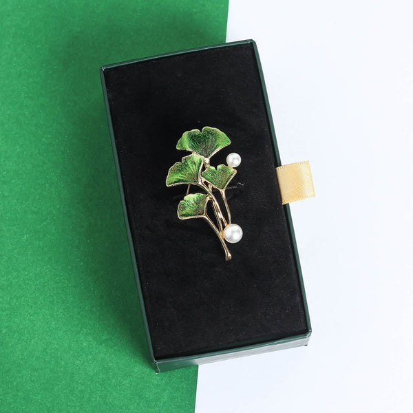 Green Gingko Leaf Brooch - TOSSIDO
