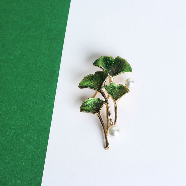 Green Gingko Leaf Brooch - TOSSIDO