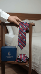 JGU Classic Crest Stripe Necktie & Pocket Square Set - TOSSIDO