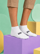 JGU White Ankle Socks - TOSSIDO