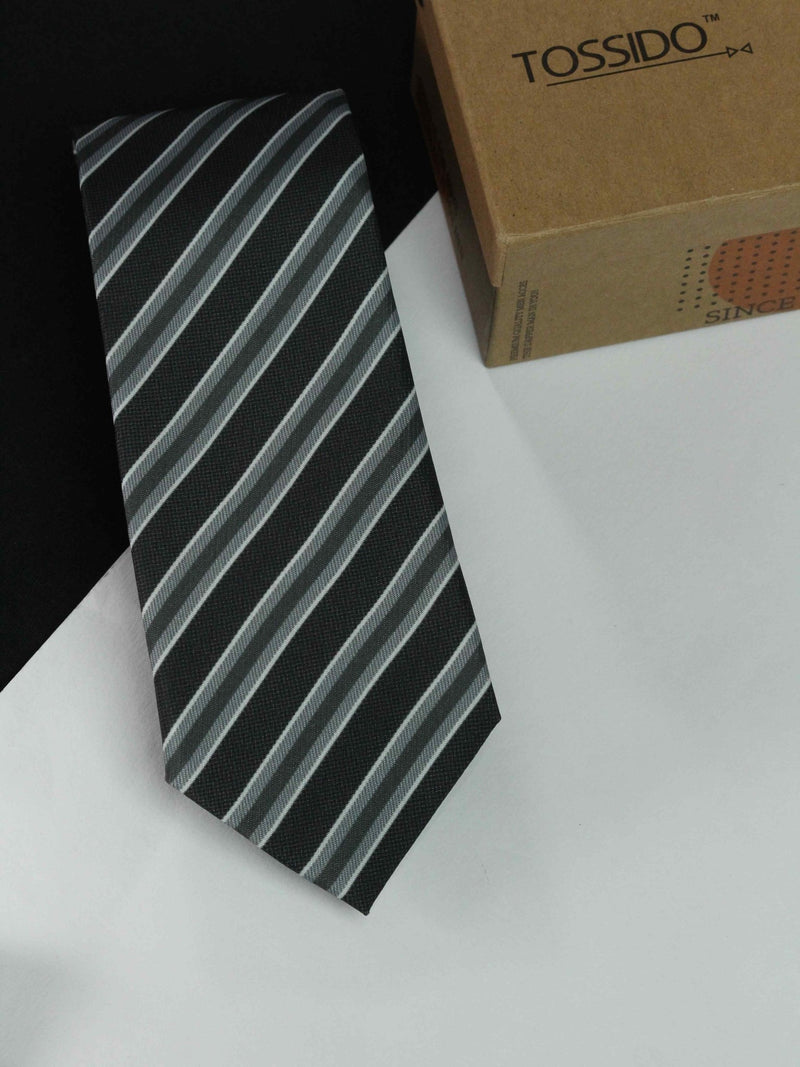 Line On Necktie - TOSSIDO