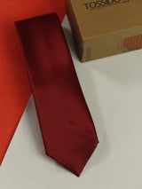 Maroon solid necktie in woven microfiber, flat lay