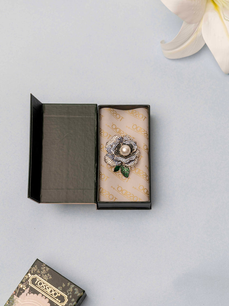 Pearl Flower Brooch - TOSSIDO