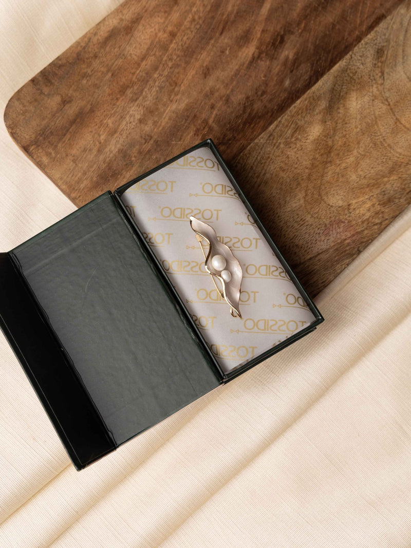 Pearl Pod Brooch - TOSSIDO