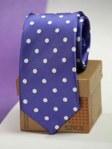 Purple polka necktie in woven microfiber, close-up