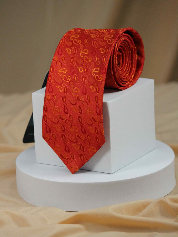 Red Paisley Necktie - TOSSIDO