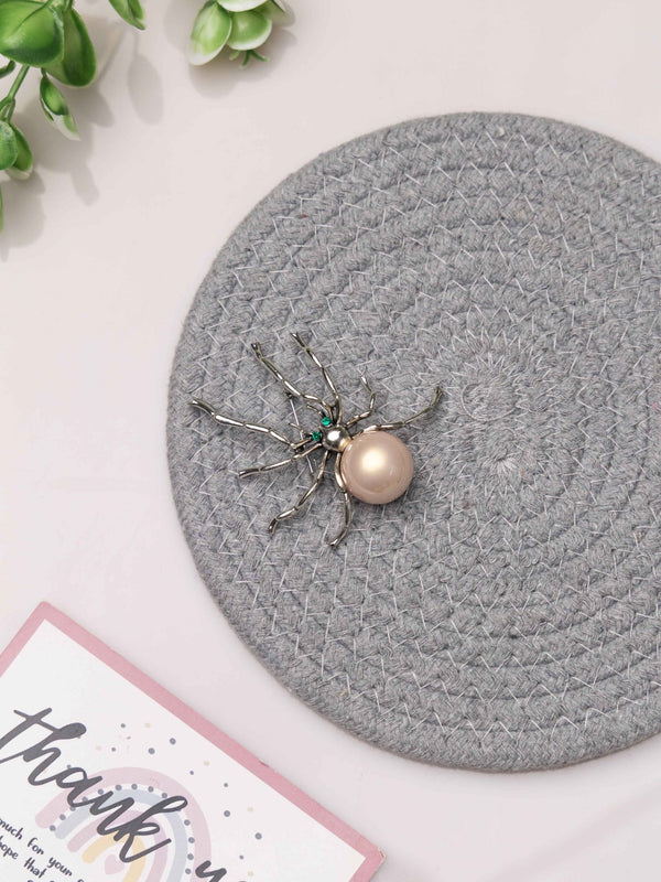 Regal Pearl Spider Brooch - TOSSIDO