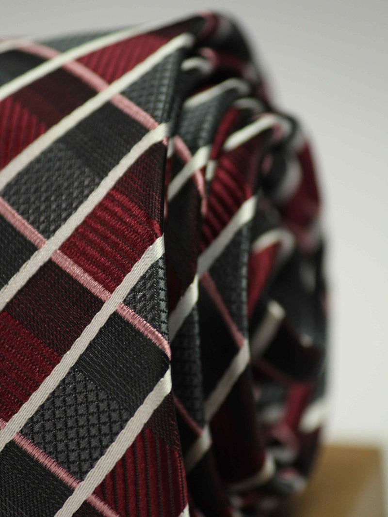 Shady Grady Necktie - TOSSIDO