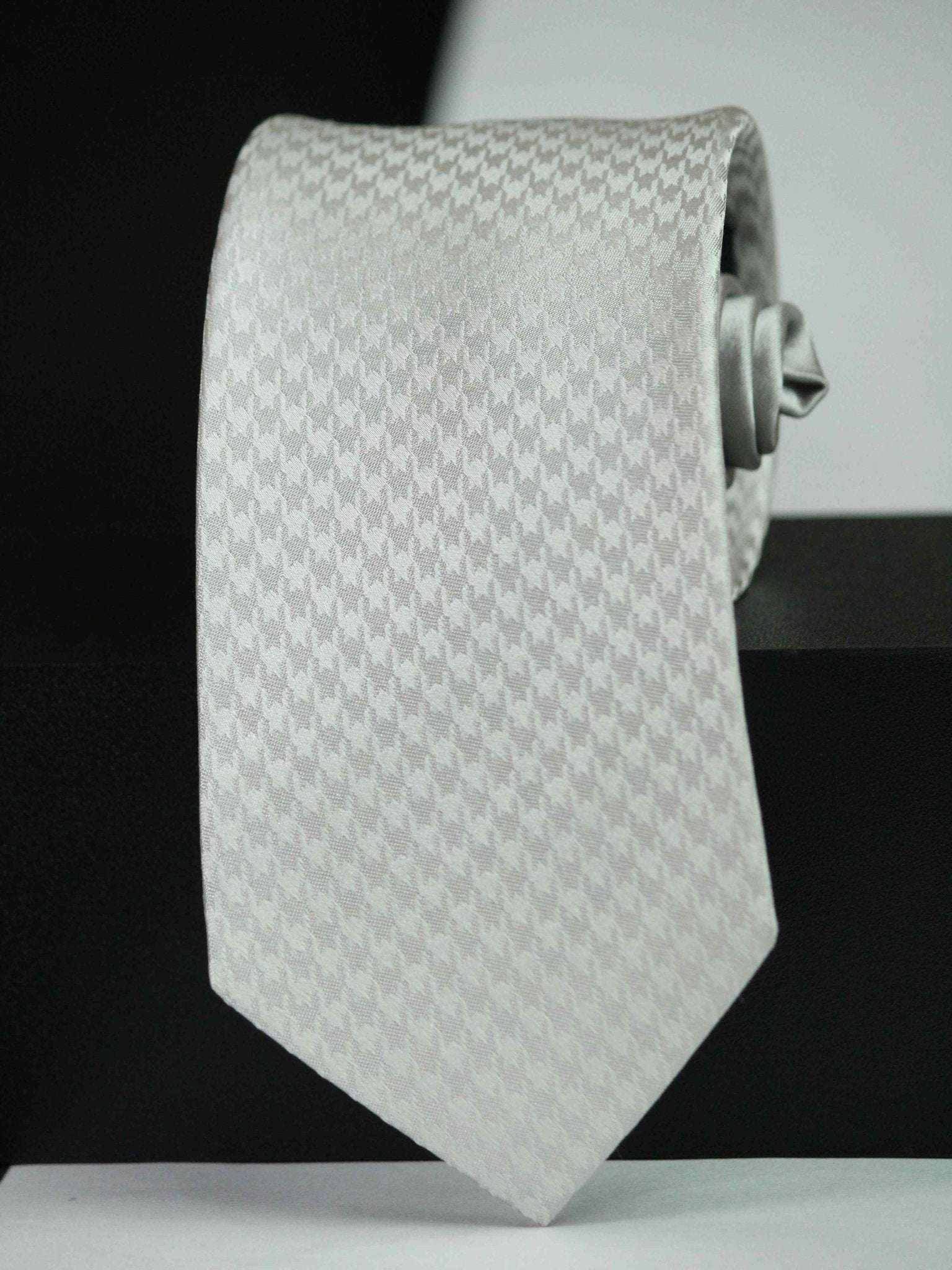 Silver Geometric Woven Silk Necktie