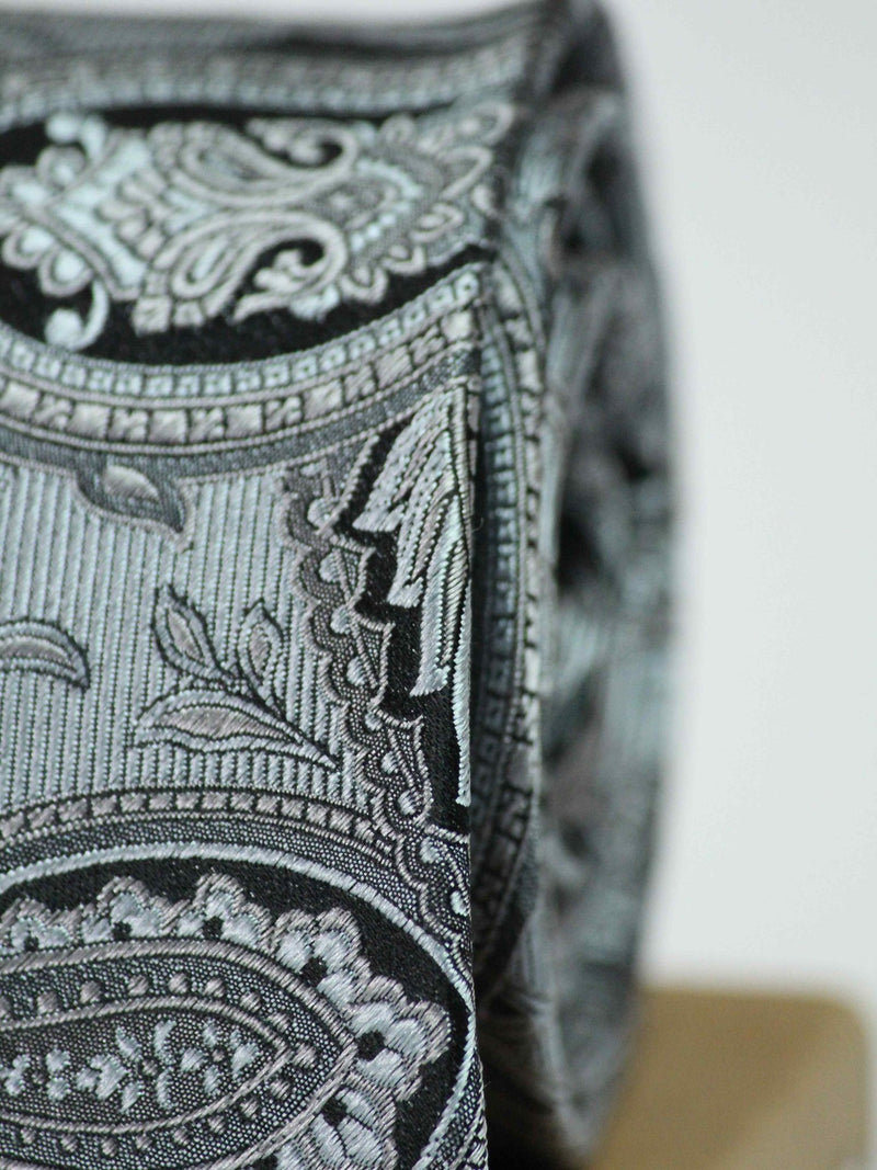 Silver Paisley Handmade Silk Necktie - TOSSIDO