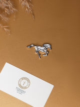 Silver Running Horse Brooch - TOSSIDO