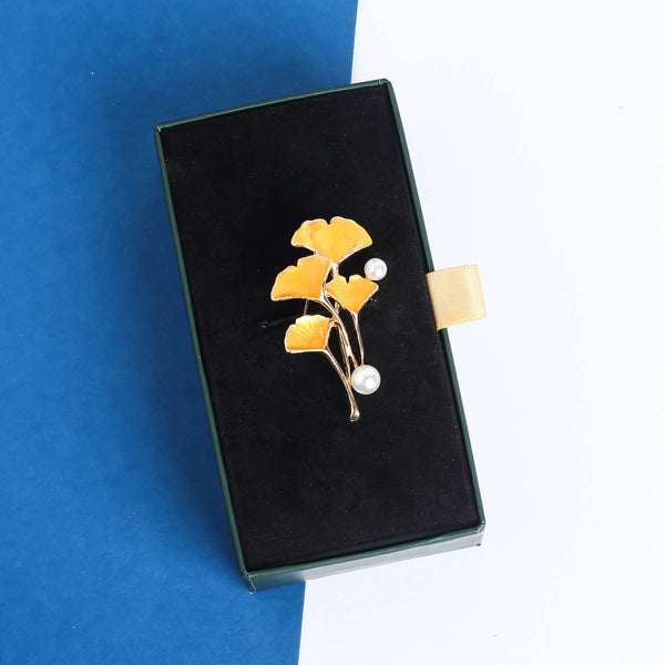 Yellow Gingko Leaf Brooch - TOSSIDO