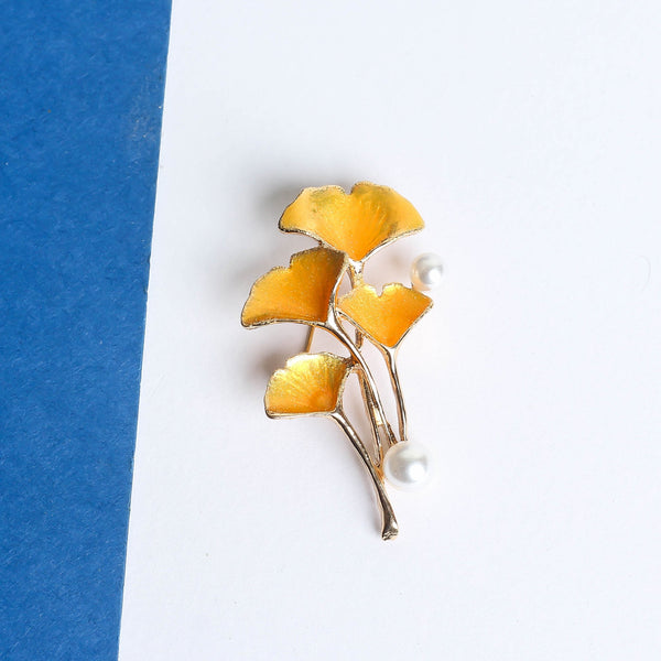 Yellow Gingko Leaf Brooch - TOSSIDO