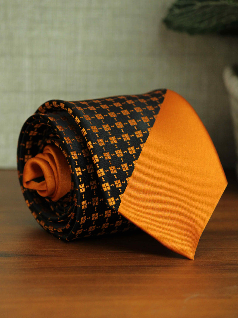 CORAL GEOMETRIC NECKTIE