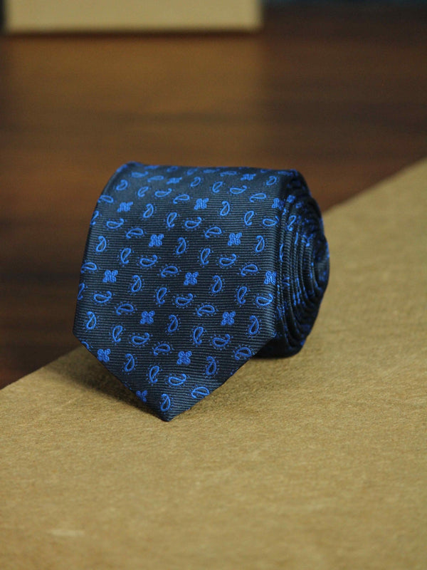 Imposing Necktie - TOSSIDO