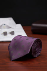 Purple & Red polka necktie in woven microfiber, close-up