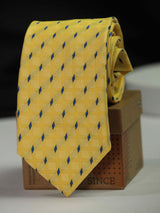 Yellow geometric necktie in woven microfiber, close-up