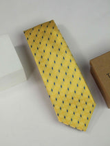 Yellow geometric necktie in woven microfiber, flat lay